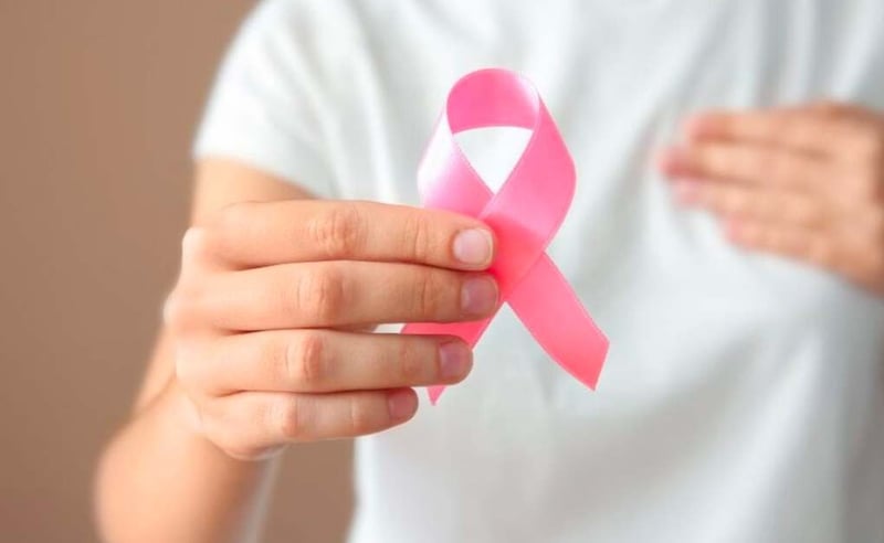 Recognising the Warning Signs: 5 Early Indicators of Breast Cancer