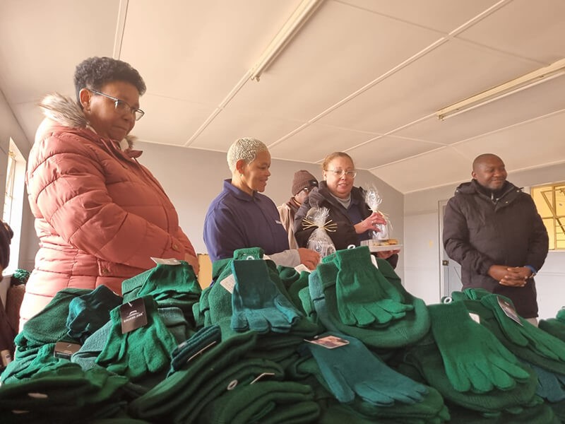 Allianz commemorates Mandela Day in Gauteng and Eastern Cape