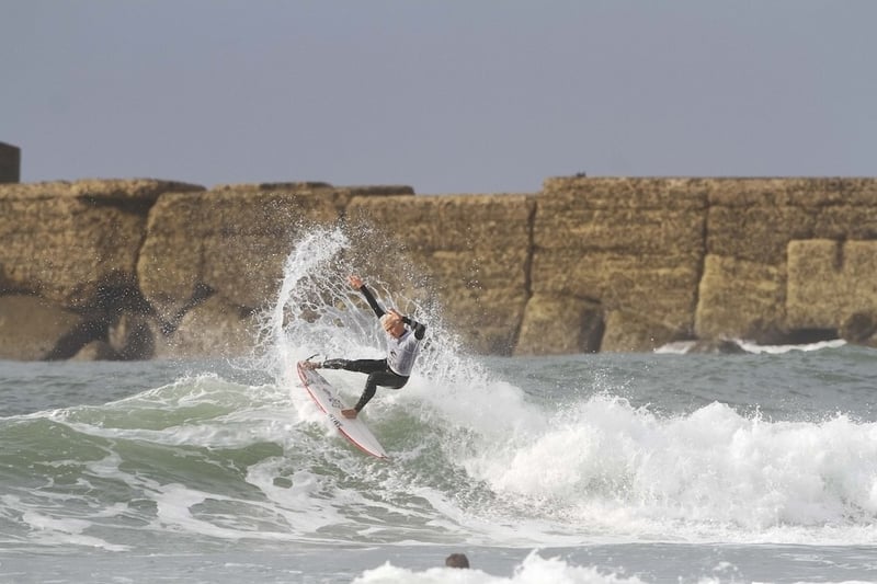 Daniel Emslie and Louise Lepront win the Rip Curl Cup, and Lepront wins the Rip Curl GromSearch title, along with Josh Malherbe