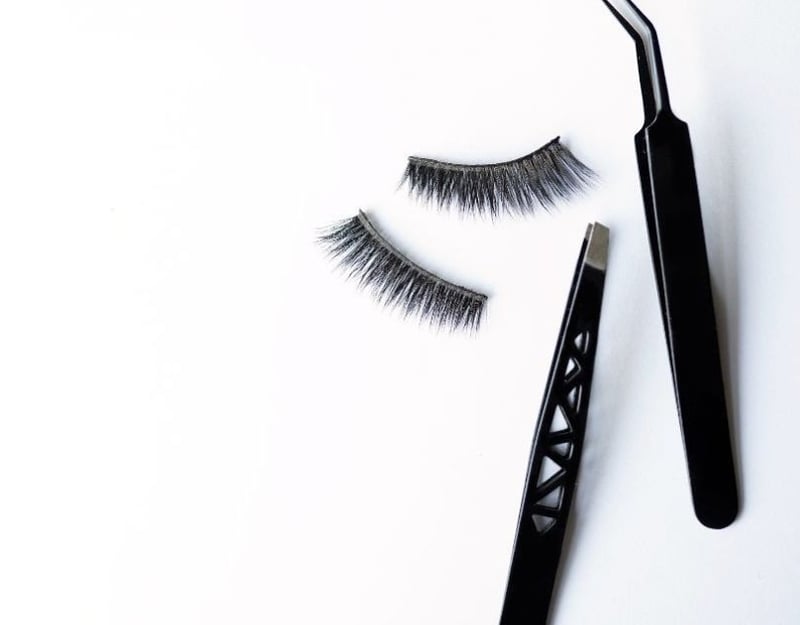 How to remove eyelash extensions at home