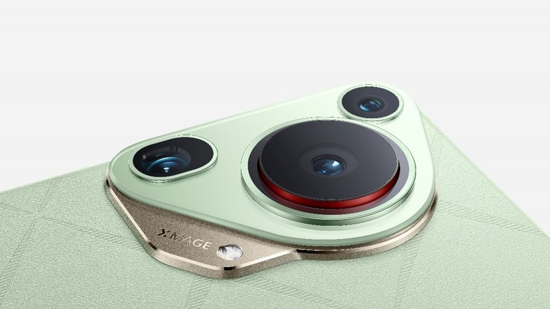 The HUAWEI Pura 70 Ultra’s Retractable Camera is a Gamechanger in Smartphone Photography