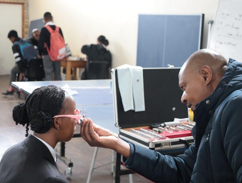 The "One School at a Time" vision programme gives thousands of South African school children access to eye health services in 2023