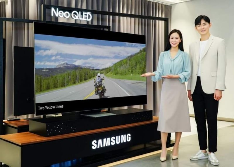 Watching 8K Movies on Samsung’s Neo QLED TV