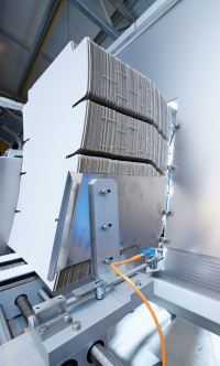 The Safeguard Detector is a complete safety solution that is easy to implement in packaging machines – for monitoring material transportation on carton magazines, to take one example.