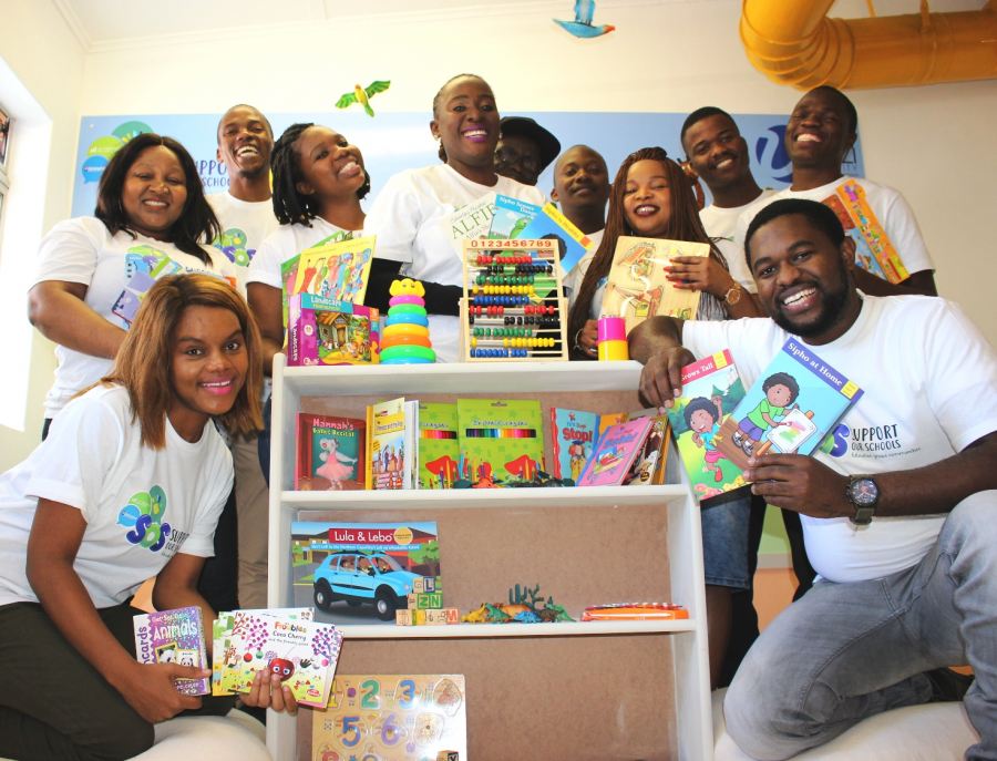 LENDING A MEGA HAND FOR A MEGA CAUSE - Seen at Prince Mshiyeni pediatric ward playroom are the Umlazi Mega City Centre Management Team  with the UMC General Manager, Siphumelele Khuzwayo (Centre)