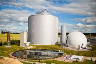 Veolia’s Biolbulk Completely Stirred Tank Reactor (CSTR) is used by Distell to treat effluent and harvest biogas for use as a fuel