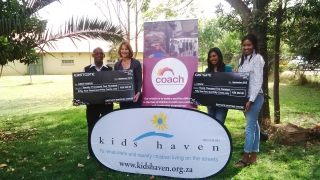 left to righ: Tshepo Monnamoeroe (Eastgate Operations Manager), Susan Daly (Kids Haven Fundraising), Sandhira Poonsamy (COACH Senior Public Affairs Coordinator, Zandile Motha (Eastgate Look of Fashion 2014 winner)