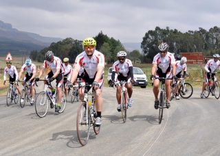 The LexisNexis South Africa Cycle Against Trafficking Challenge raised R130 000 for anti-human trafficking organisations Mercy House in Johannesburg, Open Door Crisis Centre in Durban and Molo Songololo in Cape Town, thanks to the efforts of 11 volunteer cyclists who rode more than 200 kilometres from the Drakensberg to Durban recently.