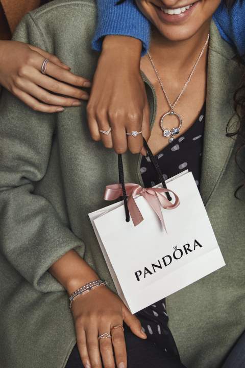 Beautiful And Stylish Christmas Gift Ideas from Pandora