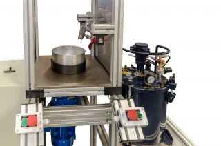 Tectra 650™ saves Bakesure valuable time by automatically spraying 650 baking trays per hour with cake-releasing agent!  