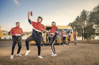 COCA-COLA® LAUNCHES NEW SUMMER CAMPAIGN CELEBRATING “AMA 2000” #REFRESHWHEREVS