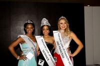 Eastgate Look of Fashion  – left to right: First Princess Ntombikayise Msimanga, Eastgate Look of Fashion 2015 winner Shene Kruger and Second Princess Kirsten Tayla McCormack.