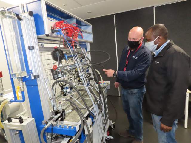 Bosch Rexroth South Africa’s new course focuses on the electrical control of hydraulic circuits to enable a better understanding of the electro hydraulic control system and also enhance fault finding techniques