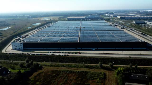 Installation Completed Of The World’s Most Powerful Solar Roof Currently Operating At Pvh Europe’s State-of-the-art Warehouse And Logistics Center